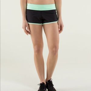 Lululemon 4-way Stretch Speed-Short Black/Mint